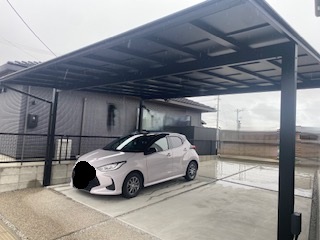 ネスカF ブラックポリカ屋根を採用した2台用カーポート（四日市市）