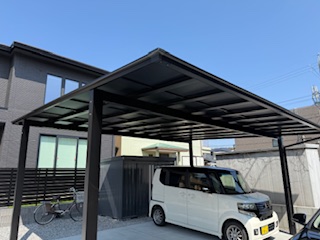 スタイリッシュで使いやすいフラット屋根のリクシル「ﾈｽｶF」２台用を施工